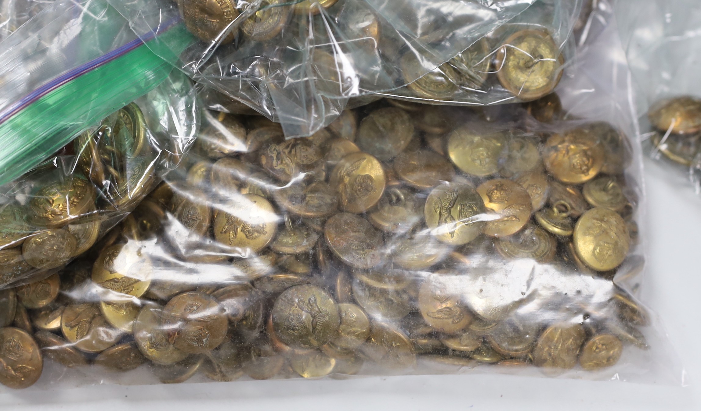 A large quantity of assorted military tunic buttons